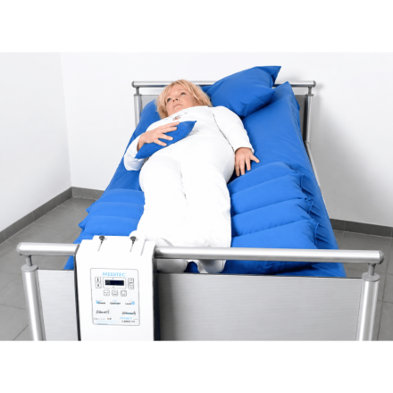 Meditec Ekamove 30° Lateral Positioning System – HC supporting safe patient positioning on a hospital bed.